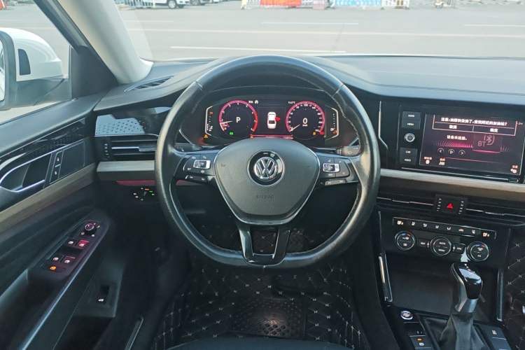 Used Volkswagen Passat 2019 330TSI Luxury Edition China VI Standard