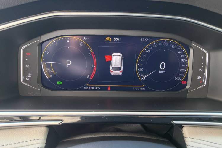 Used Volkswagen Tiguan L 2024 Outstanding Model 330TSI Automatic Two-Wheel Drive Longteng Edition
