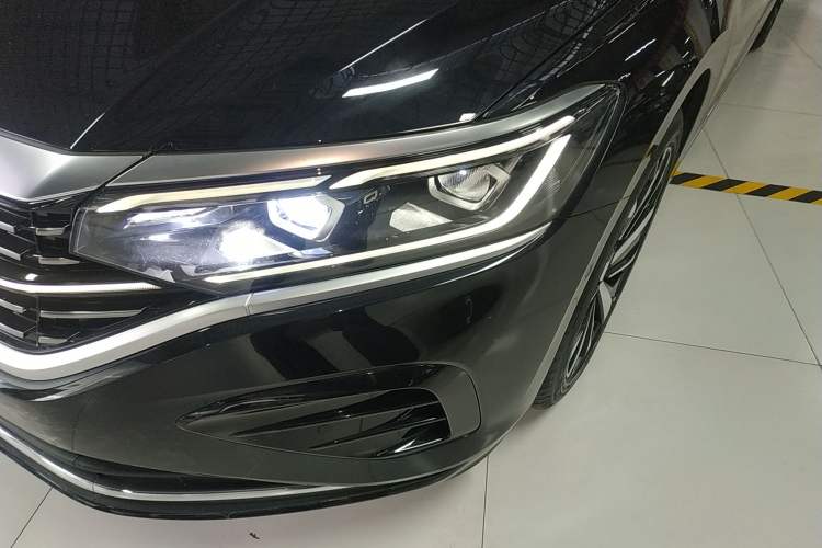 Used Volkswagen Passat 2023 Facelift 330TSI Prestige Edition
