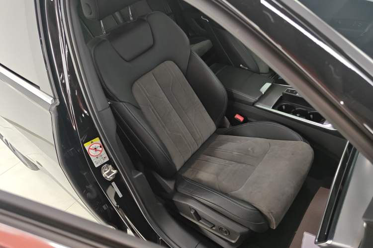 Used Audi A6L 2020 40 TFSI Luxury Dynamic Model
