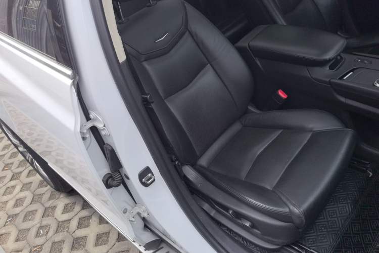 Used Cadillac XT5 2018 25T Luxury Model
