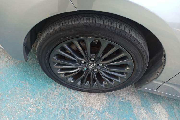 Used Toyota Avalon 2019 2.5L Touring Premium Version China VI Standard
