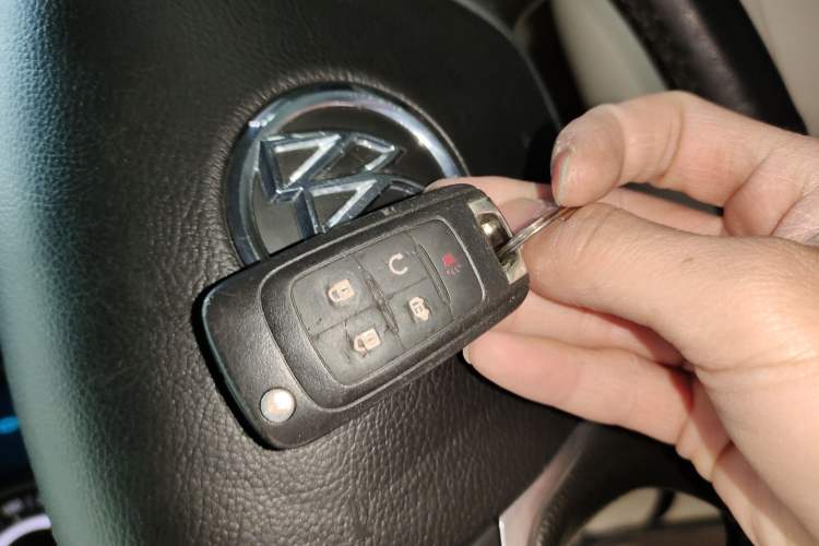 Used Buick GL8 2018 28T Luxury Model China VI Standard
