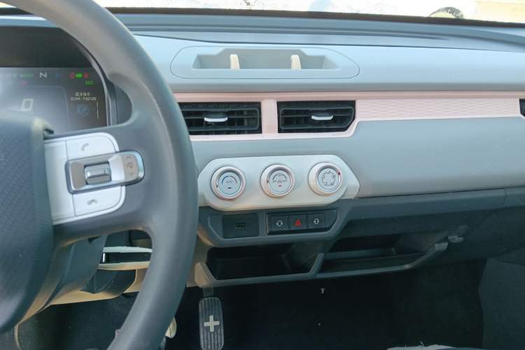 Used Chery QQ Ice Cream 2022 170km Sundae Phosphate Lithium-Ion