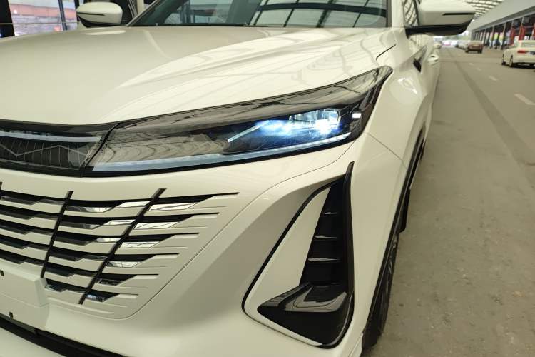 Used Changan CS75 PLUS 2023 3rd Generation 1.5T Automatic Prestige Model
