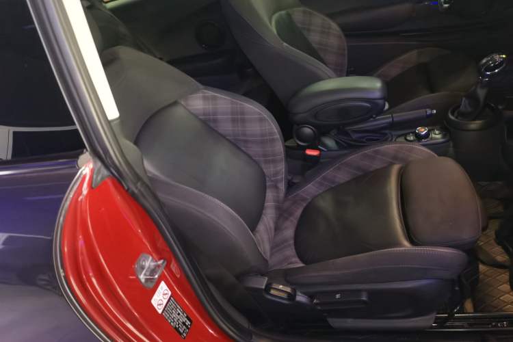 Used  MINI 2016 1.5T COOPER
