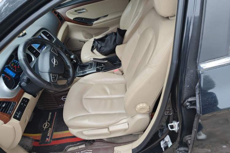 Used Haima M8 2017 1.8T Automatic Model
