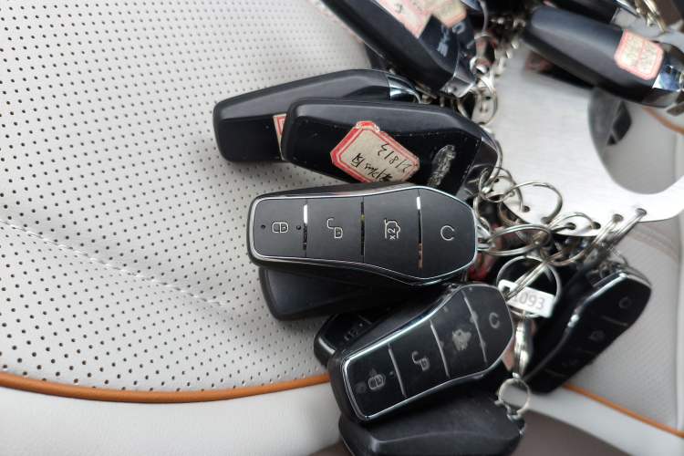 Used BYD Qin PLUS 2024 HONOR Edition DM-i 120KM Excellence Model
