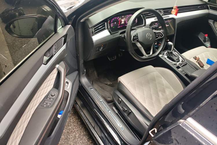 Used Volkswagen Magotan 2023 2 Million Units Commemorative Edition 330TSI DSG Luxury Version