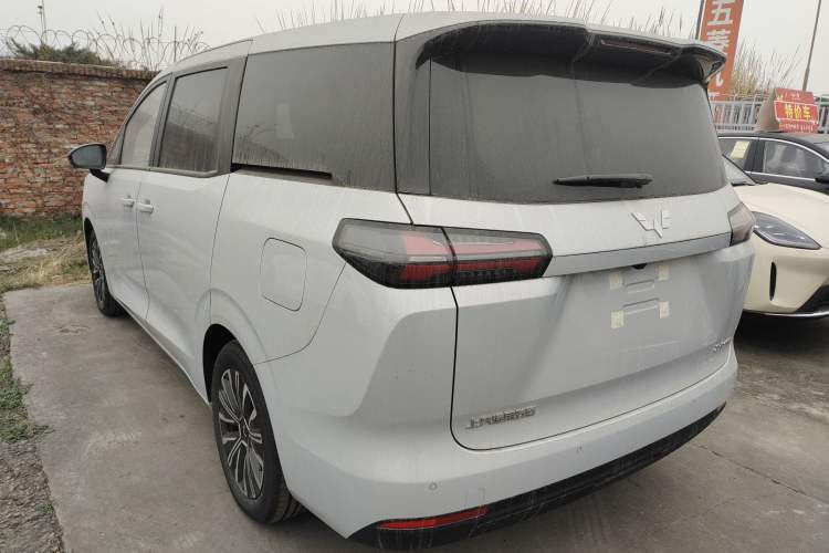 Used Wuling Wuling Starlight 730 2025 Model Pure Electric 500km Luxury Edition
