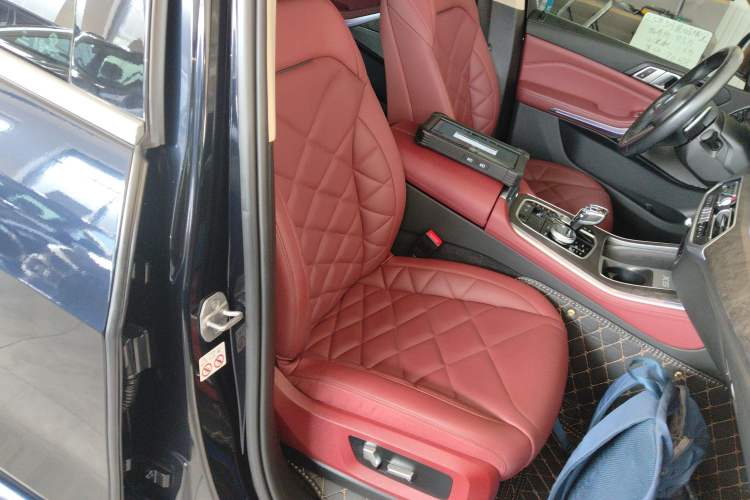 Used BMW X5 2022 Restyled xDrive 30Li Luxury Version M Sport Package
