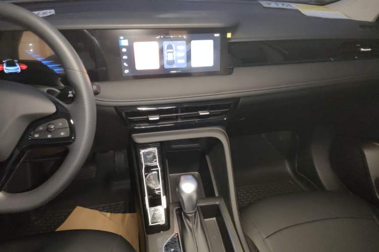 Used Roewe i5 2023 1.5L CVT Luxury Edition
