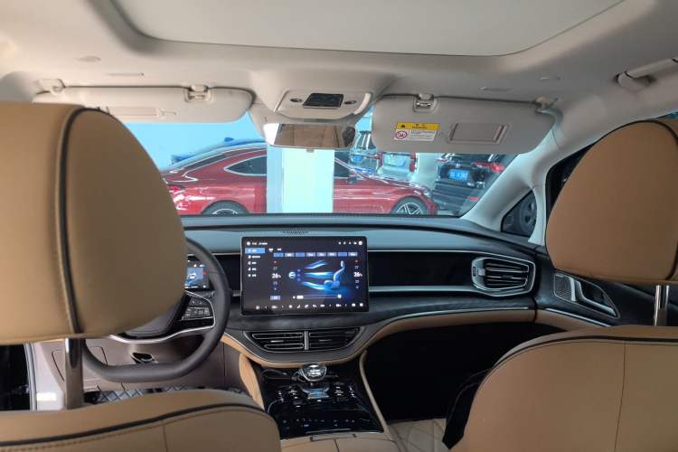 Used Denza D9 2024 DM-i 1050 Luxury Model