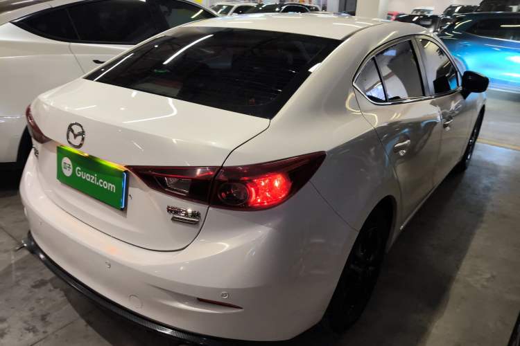 Used Mazda Mazda 3 Axela 2016 Sedan 1.5L Automatic Comfort Model
