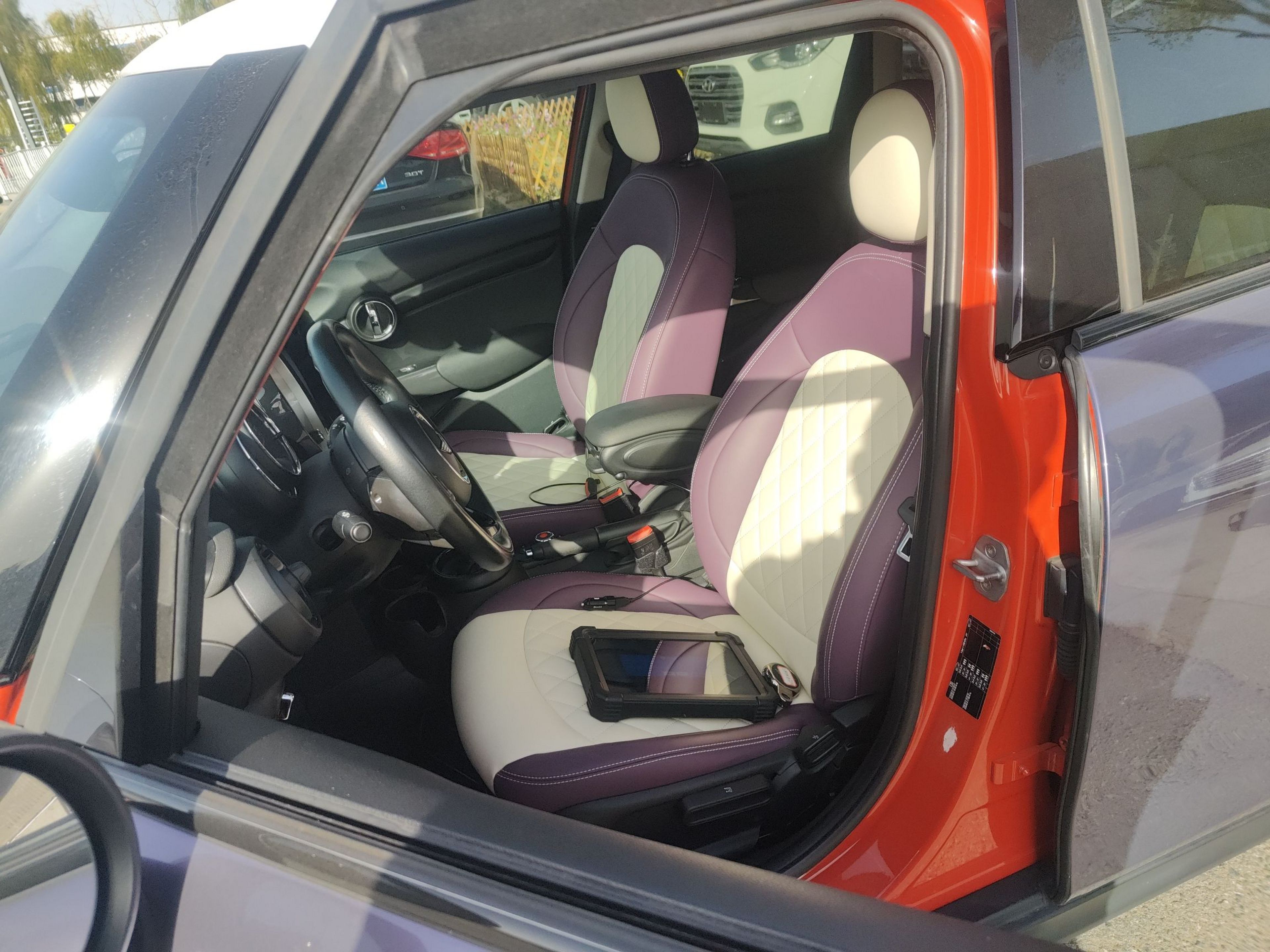 Переднее сиденье в автомобиле