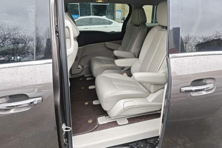 Used Buick GL8 2020 Land Business Class 652T Luxury Model
