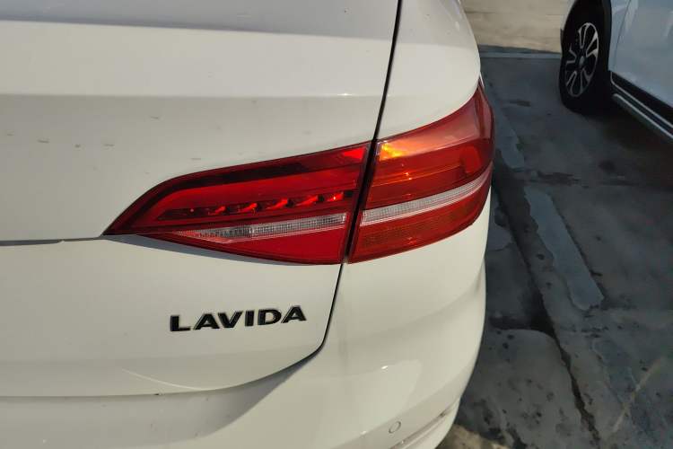 Used Volkswagen Lavida 2019 1.5L Automatic Comfort Edition China VI Standard
