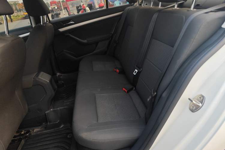 Used Volkswagen Lavida 2017 1.6L Manual Fashion Edition
