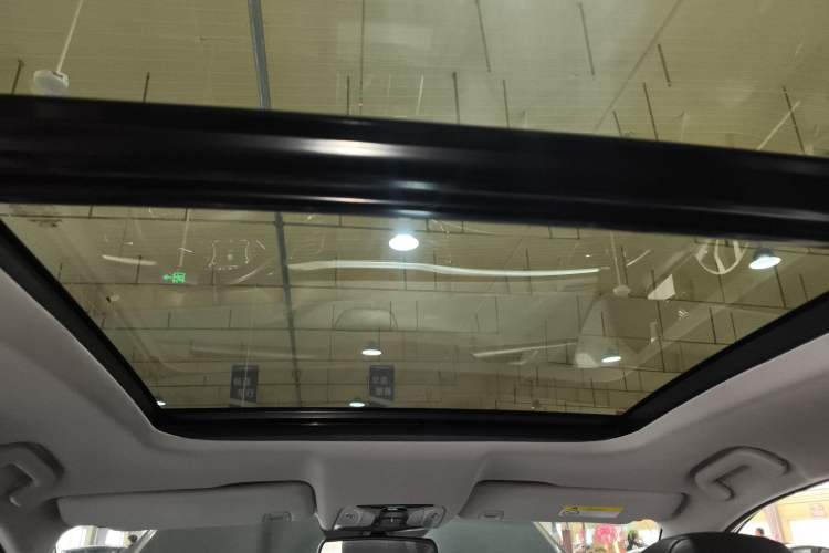 Used GAC Trumpchi GS8 2017 320T Two-Wheel Drive Luxury Smart Connectivity Version (7 Seats)