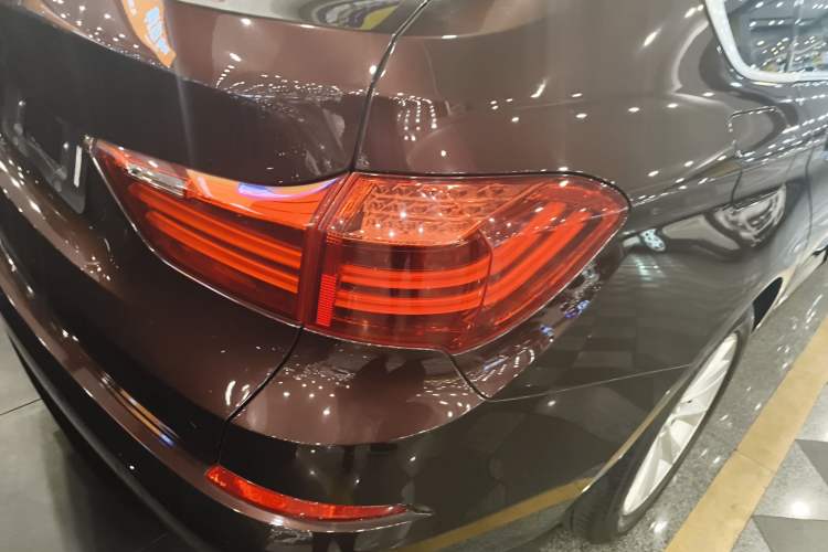 Used BMW 5 Series GT 2014 528i Leading Model
