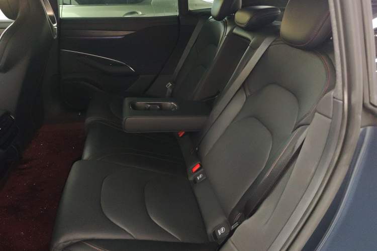 Used  SU7 2024 Rear-Drive Ultra-Long Range Advanced Pro-Level Intelligent Driving Version