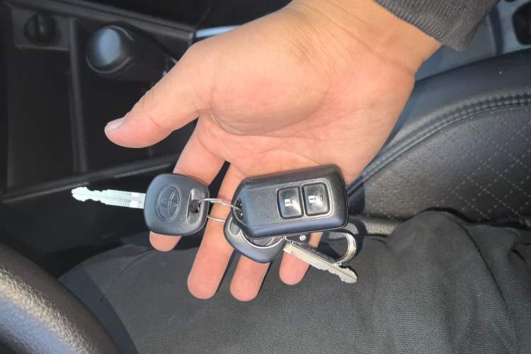 Used Toyota YARiS L 2016 Revised Version 1.5G CVT with Dynamic Sunroof
