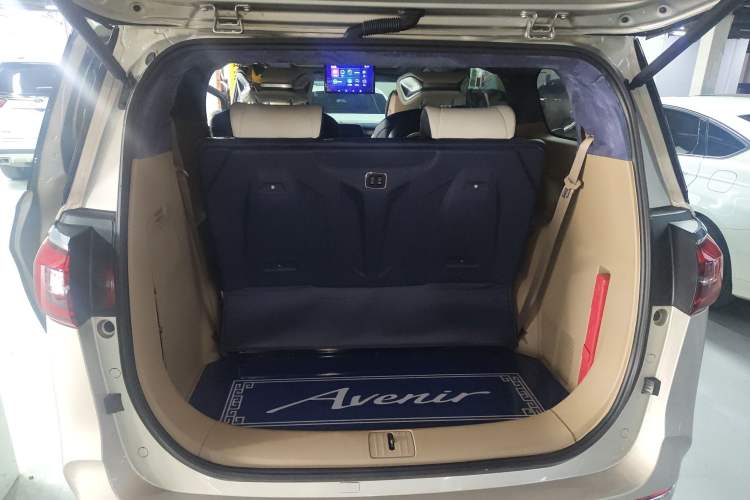 Used Buick GL8 2021 ES Land Cruiser 653T Luxury Edition