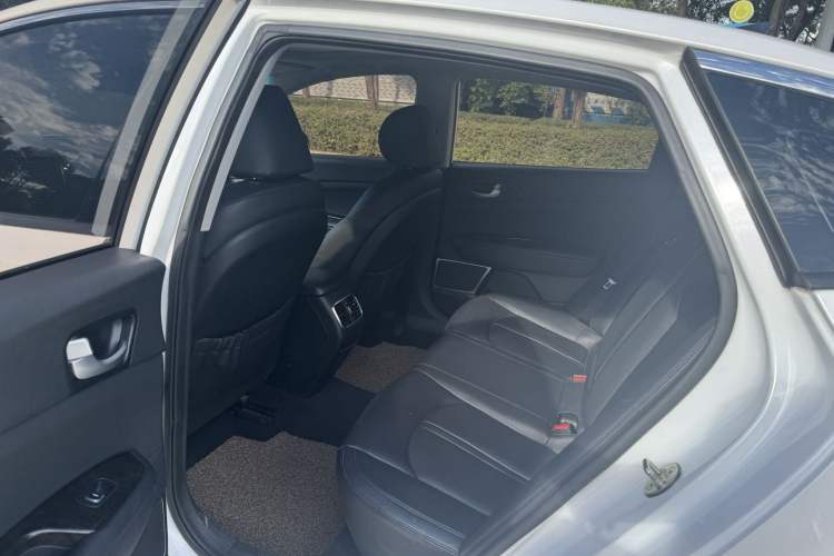 Used Kia K5 2016 1.6T Automatic LUX
