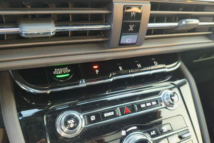 Used Lincoln Corsair 2022 2.0T Two-Wheel Drive Deluxe Edition
