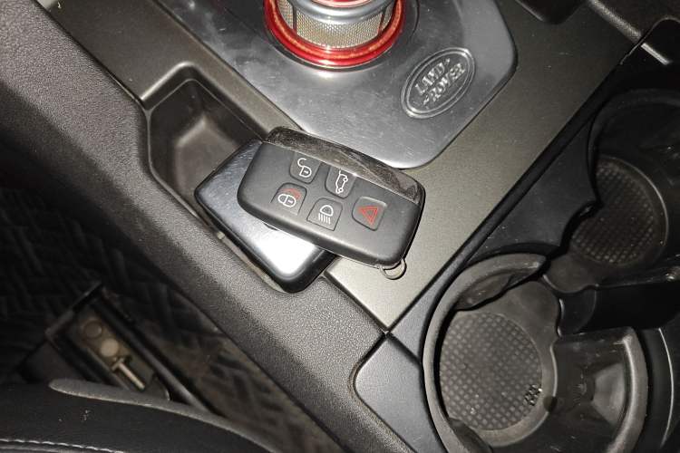 Used Land Rover Discovery 2014 3.0 SC V6 HSE
