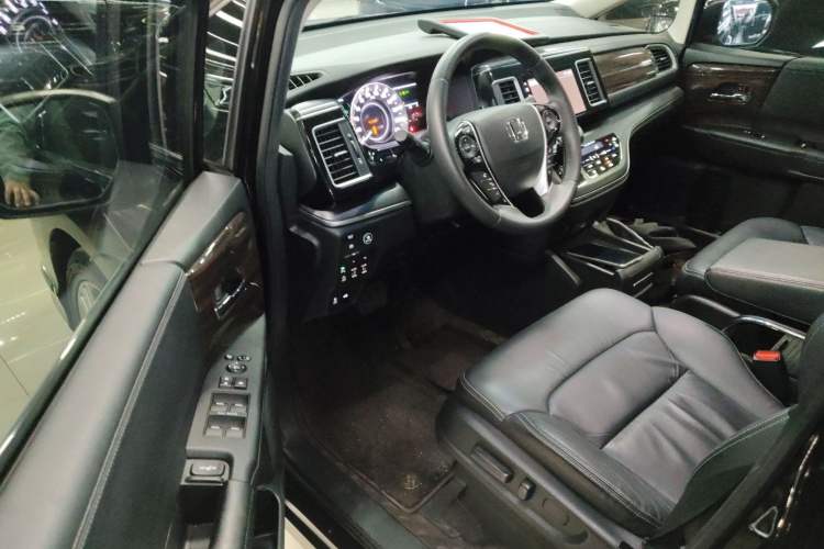 Used Honda Elysion 2016 2.4L Luxury Edition
