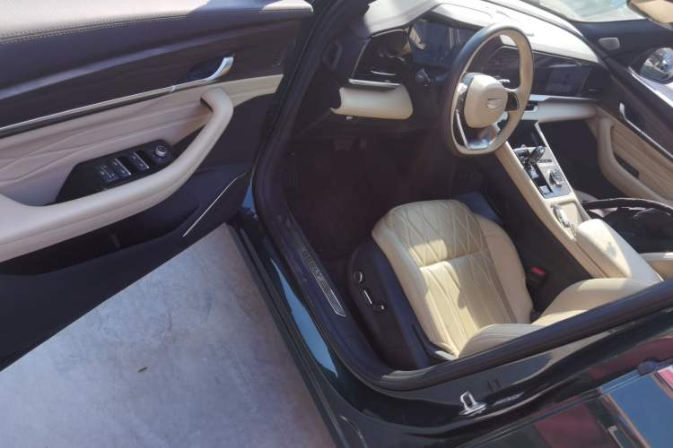 Used Geely Auto Monjaro L 2025 Dongfang Yao 2.0TD Automatic All-Wheel-Drive Wangyue Edition
