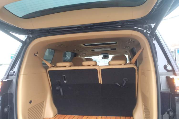 Used VOYAH Dream 2024 PHEV Extended-Range Premium Edition
