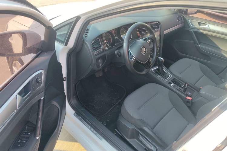 Used Volkswagen Golf 2018 1.6L Automatic Comfort Model
