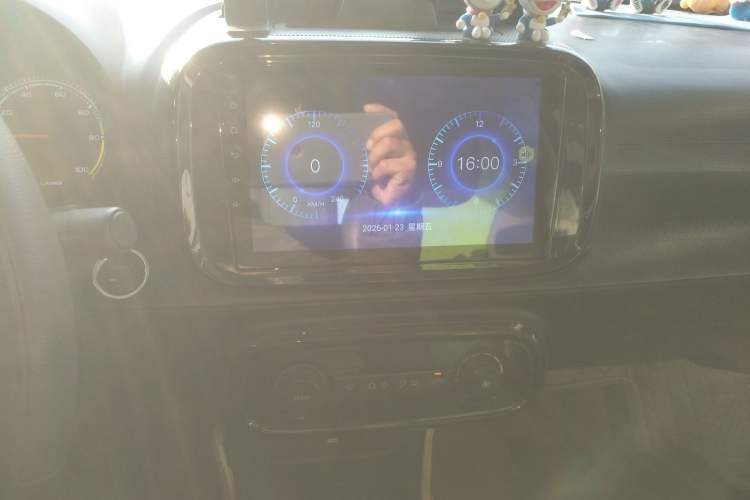 Used Roewe Clever 2021 302 km New Four-Seater Super-Efficient Version