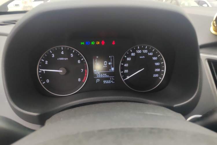 Used Hyundai ix25 2015 1.6L Automatic Two-Wheel-Drive Deluxe DLX Model
