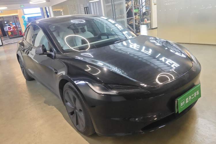 Used Tesla Model 3 2023 Long-Range All-Wheel-Drive Version
