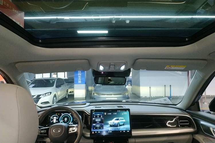 Used GAC Trumpchi GS8 2022 Flagship Series 2.0 TGDI Two-Wheel-Drive Prestige Edition (7 Seats)
