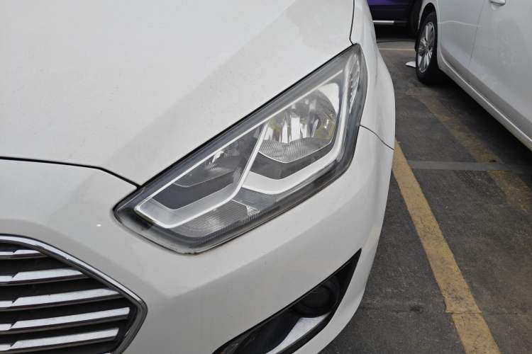 Used Ford Escort 2015 1.5L Automatic Fashion Model