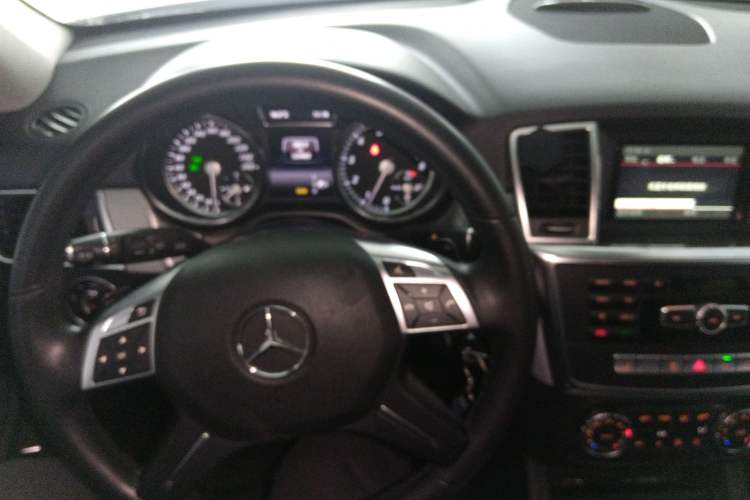 Used Mercedes-Benz M-Class 2014 ML 320 4MATIC
