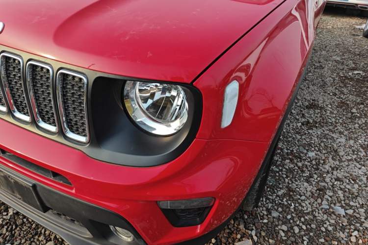 Used  Renegade 2019 220T Automatic Leading Edition
