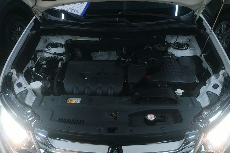 Used Mitsubishi Outlander 2016 2.4L 4x4 Elite Edition 5 Seats