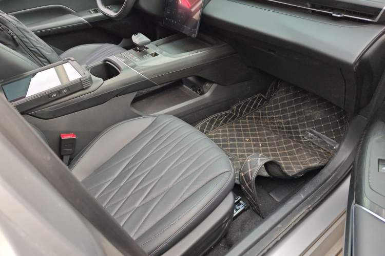 Used  A05 2024 Truly Delicious Version 70" Beyond-Grade Edition
