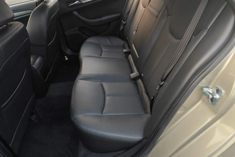 Used Roewe 360 2015 1.5L manual luxury edition