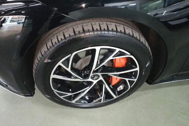 Used  L7 2022 Dynamic Model
