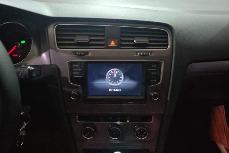 Used Volkswagen Golf 2016 1.6L Automatic Fashion Model