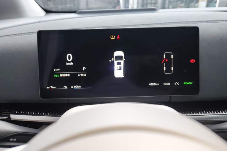 Used VOYAH Dream 2025 PHEV Four-Wheel-Drive Flagship Kunpeng Edition
