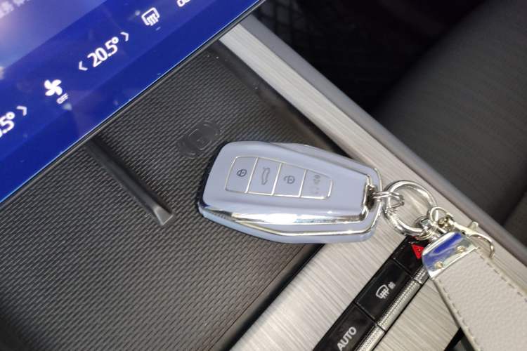 Used Geely Auto FX11 2024 1.5TD DCT Prestige Edition
