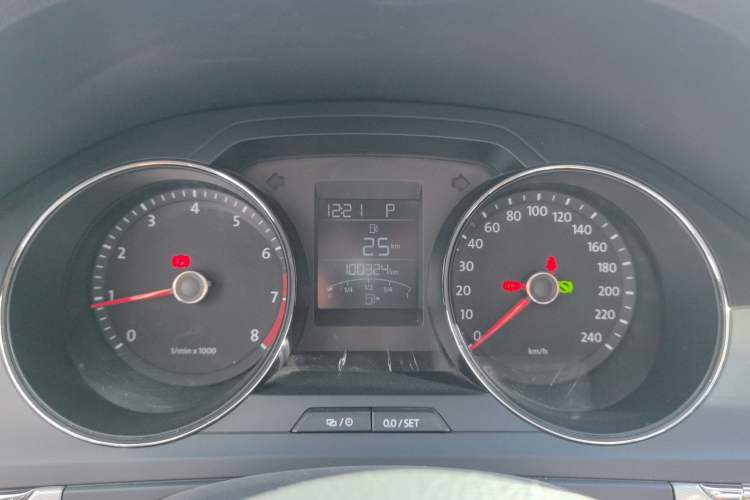 Used Volkswagen Bora 2015 Value Edition 1.6L Automatic Fashion Version
