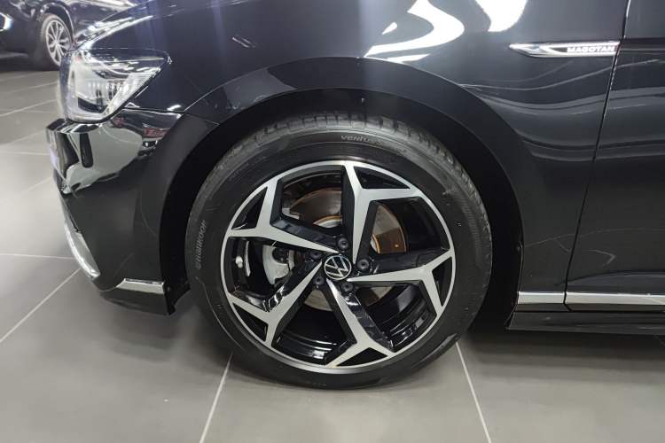 Used Volkswagen Magotan 2023 2 Million Units Commemorative Edition 330TSI DSG Luxury Version
